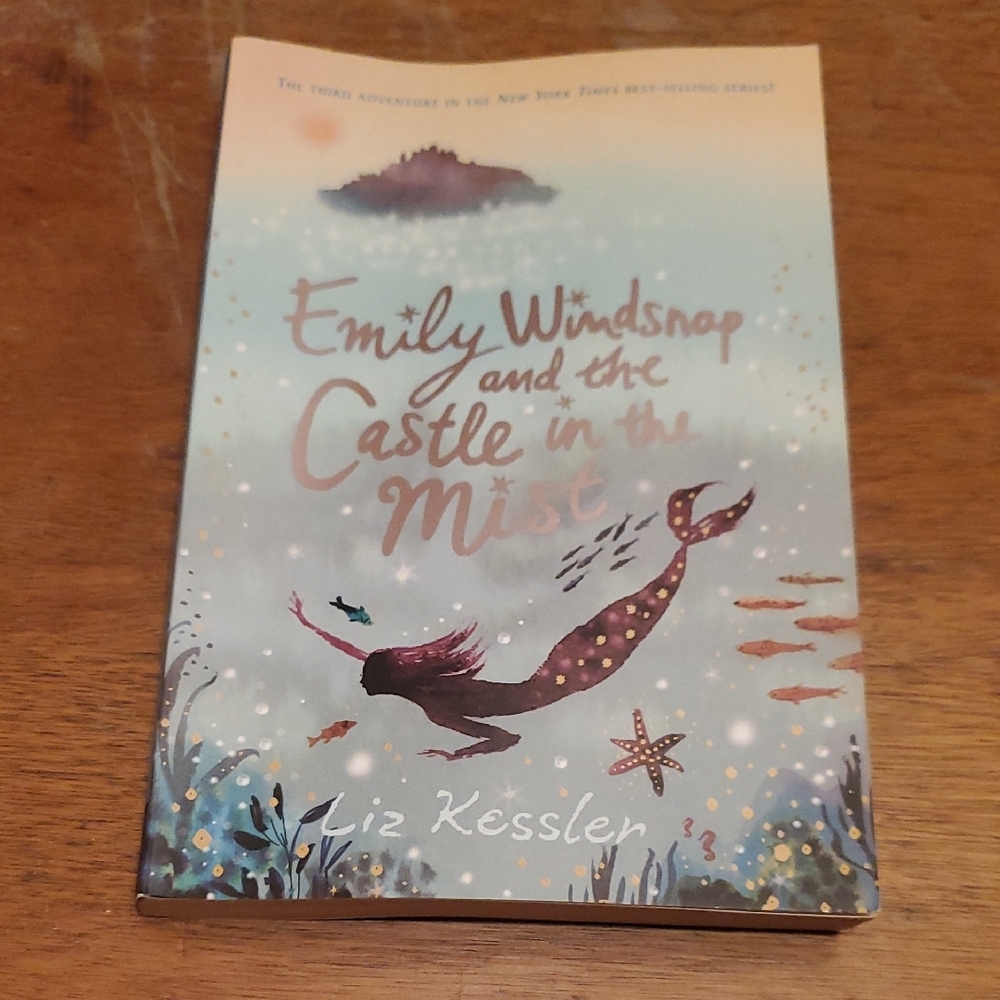 VINTAGE 3rd BOOK  Emily Windsnap and the Castle in the Mist Book